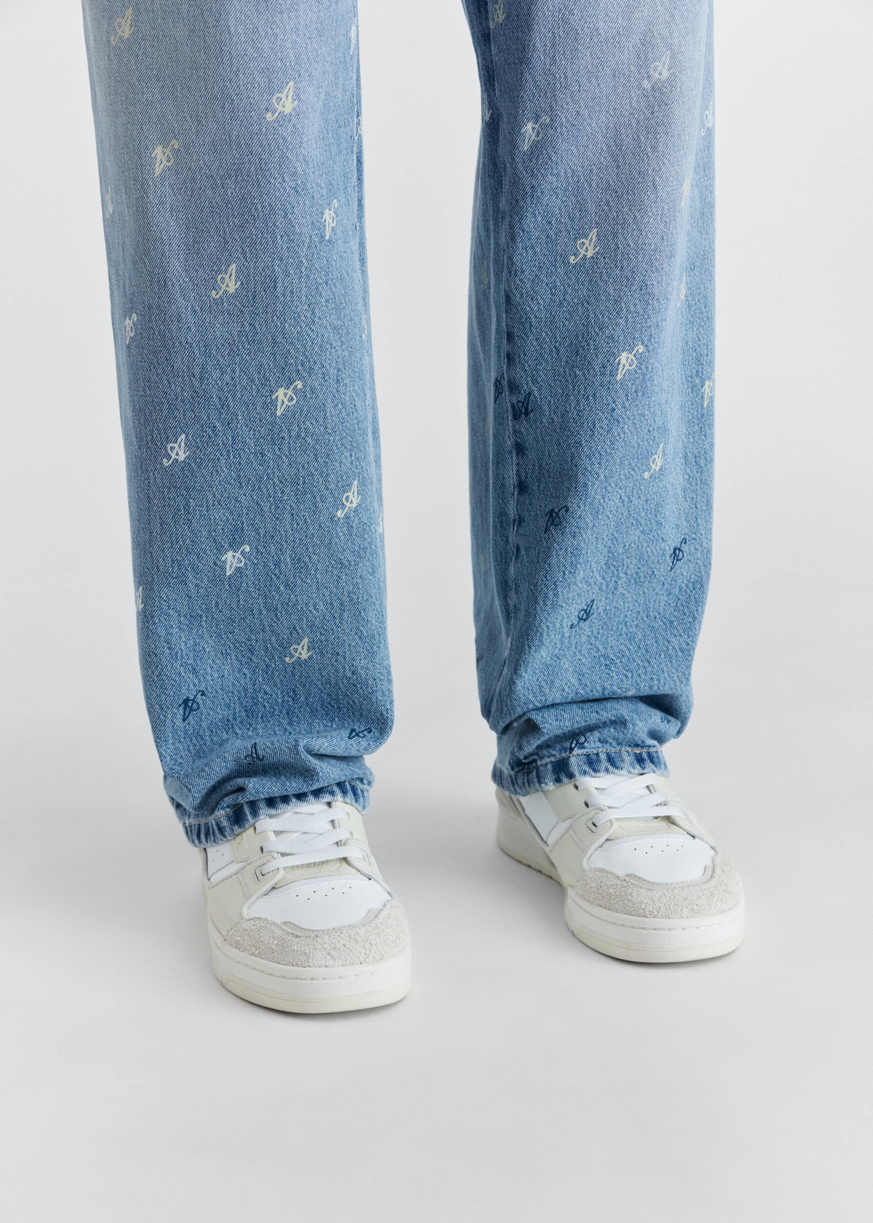 Play Relaxed-Fit Jeans