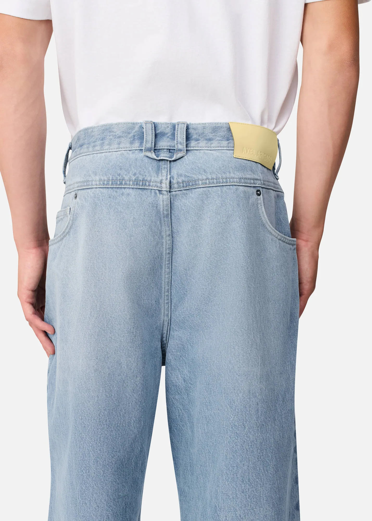 Invert Relaxed Jeans