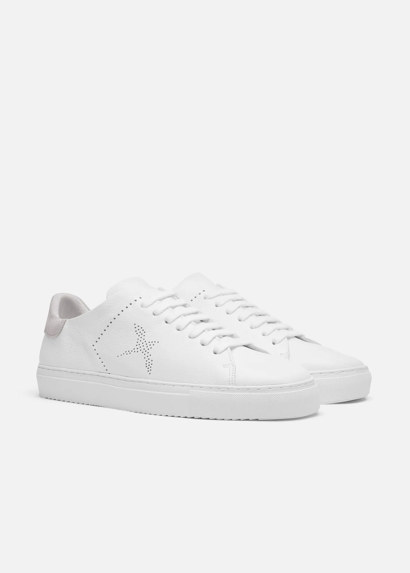 Clean 90 Bee Bird Perf Sneaker