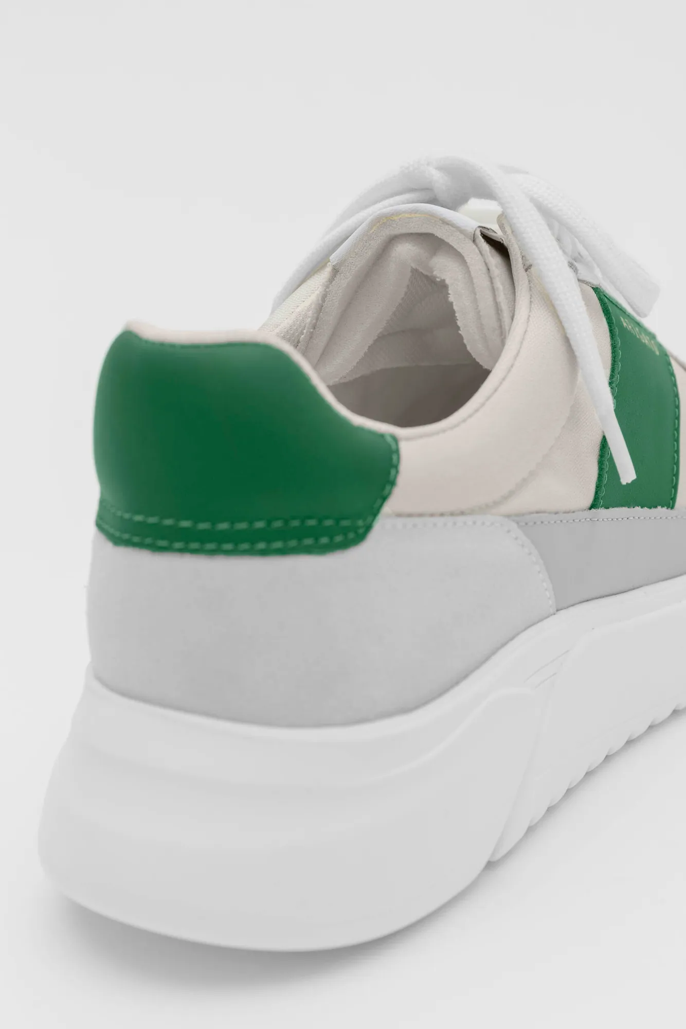 Genesis Vintage Runner