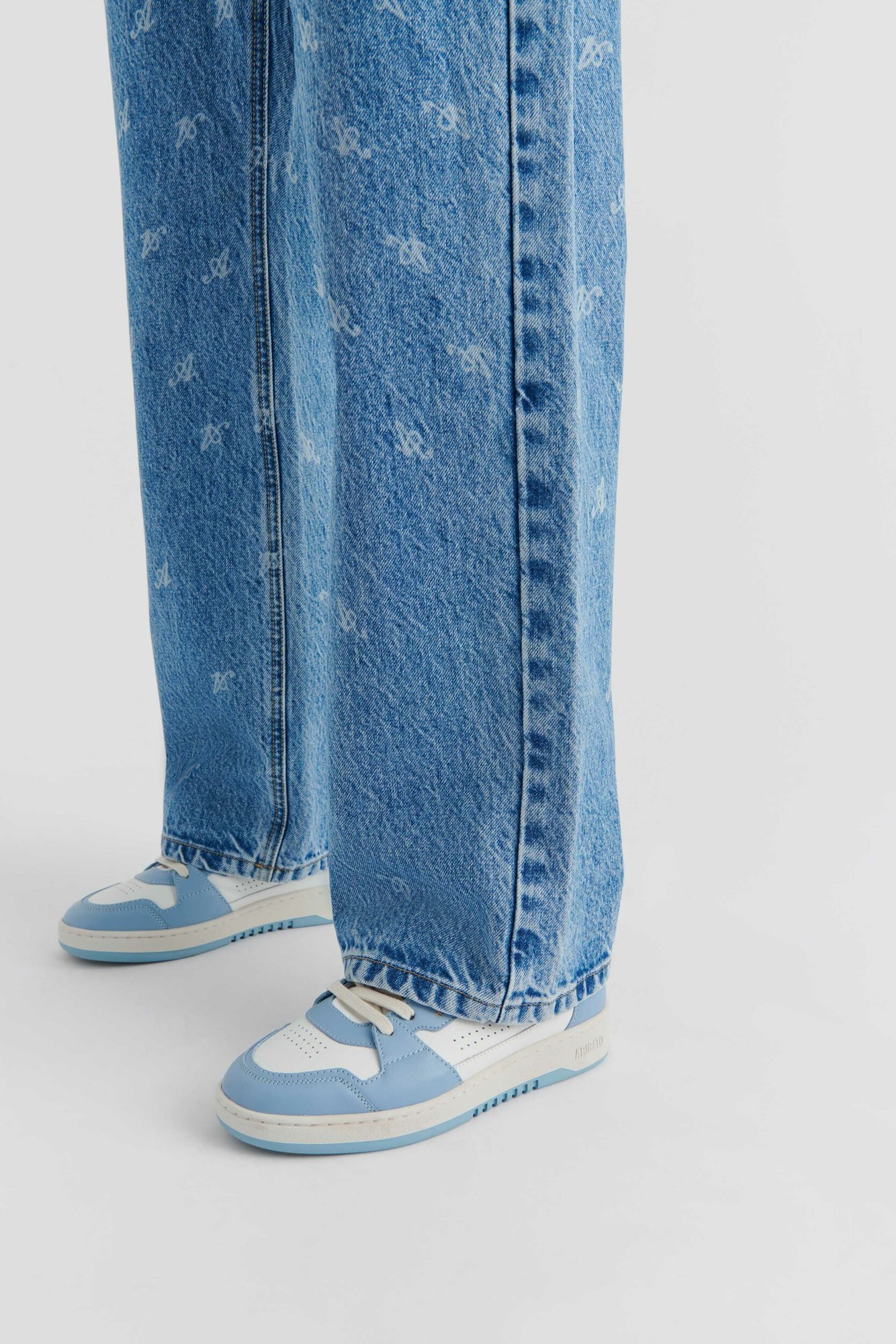 Faded Signature Sly Jeans