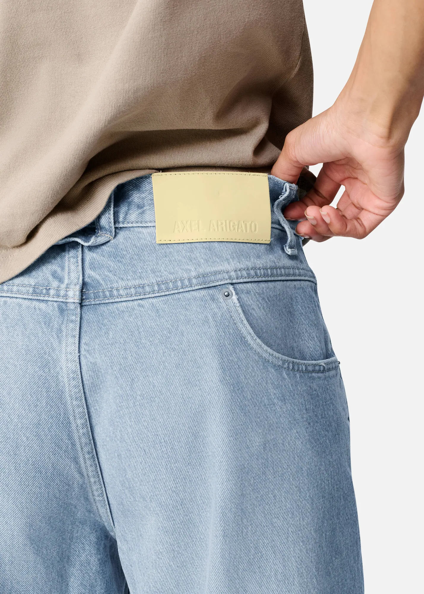 Invert Relaxed Jeans