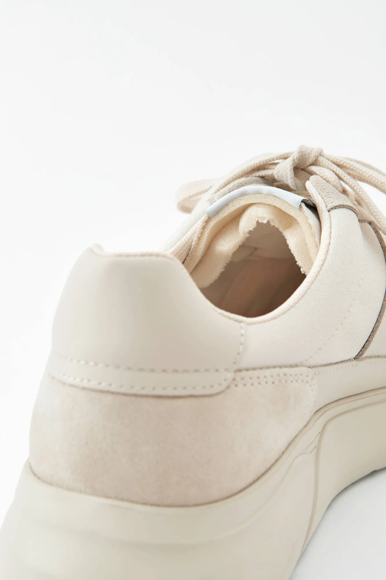 Genesis Vintage Runner