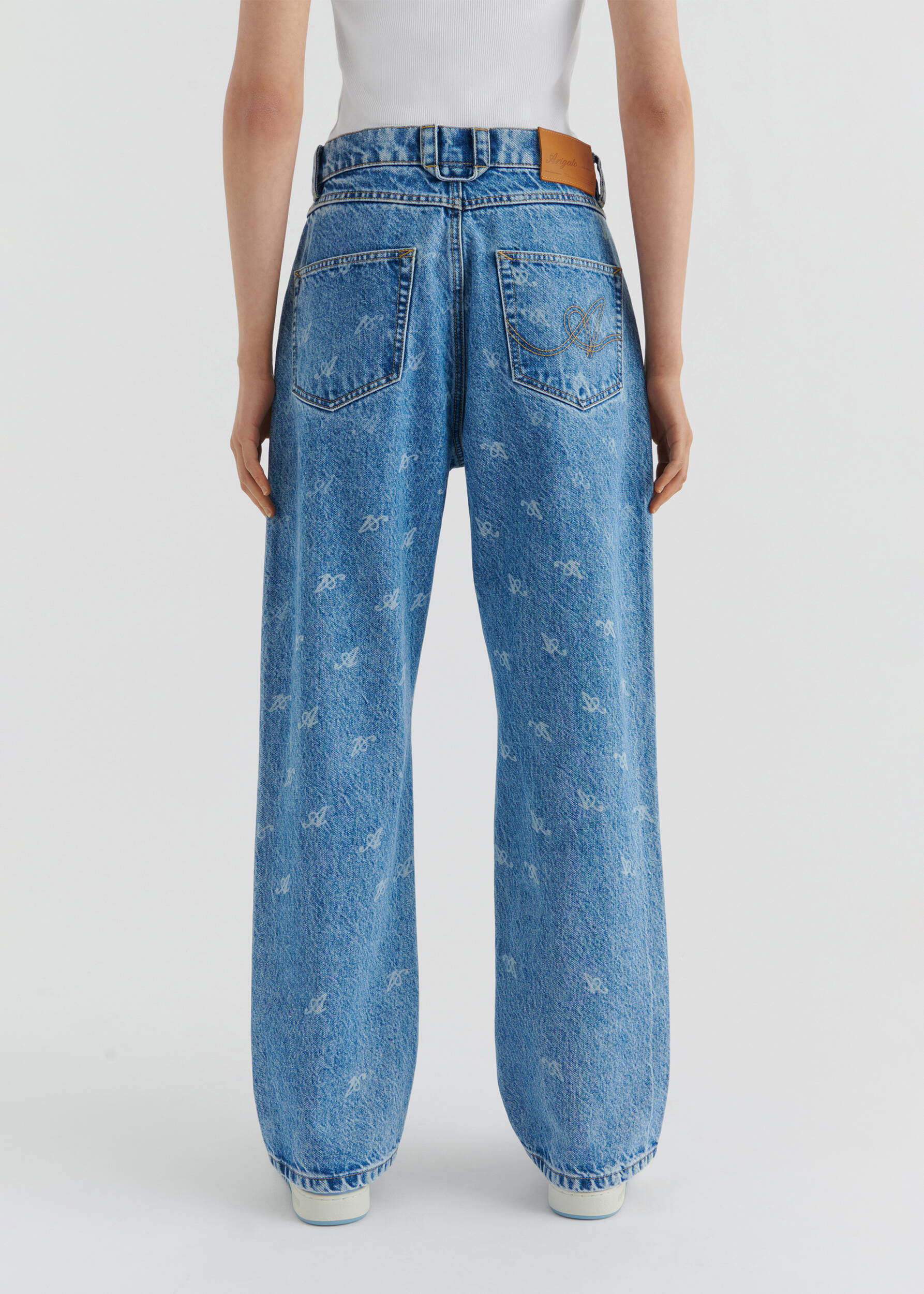 Signature Sly Jeans