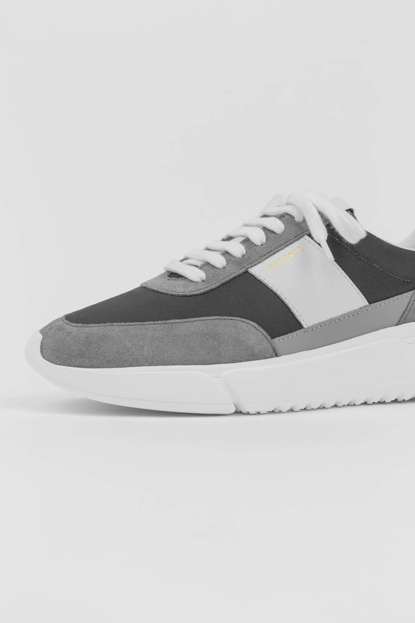 Genesis Vintage Runner