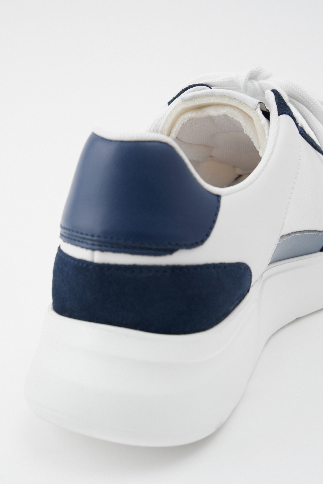 Genesis Stripe B Bird Runner