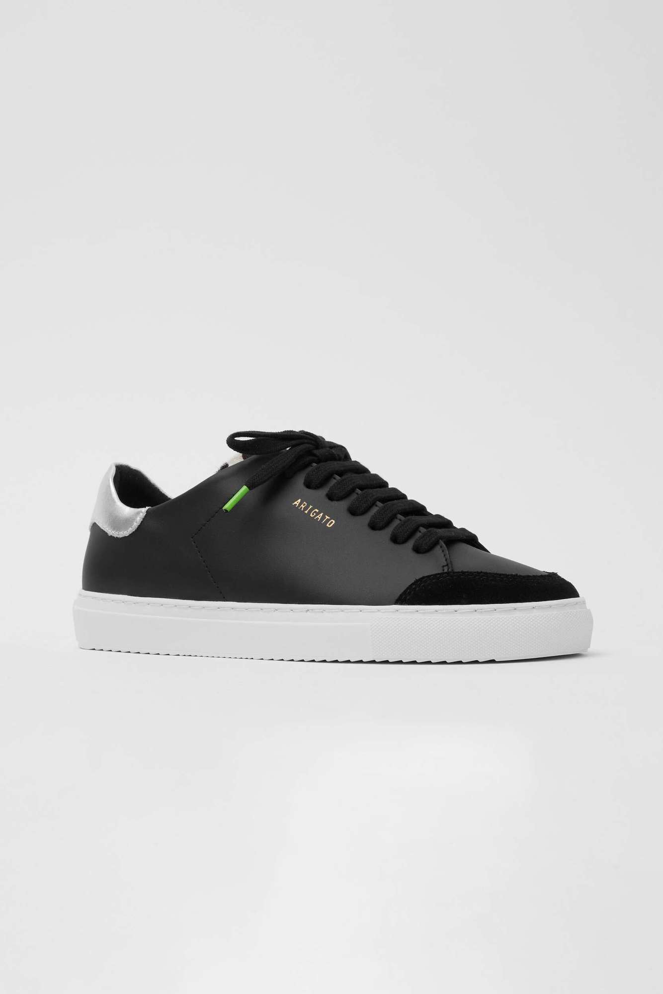 Clean 90 Triple Sneaker