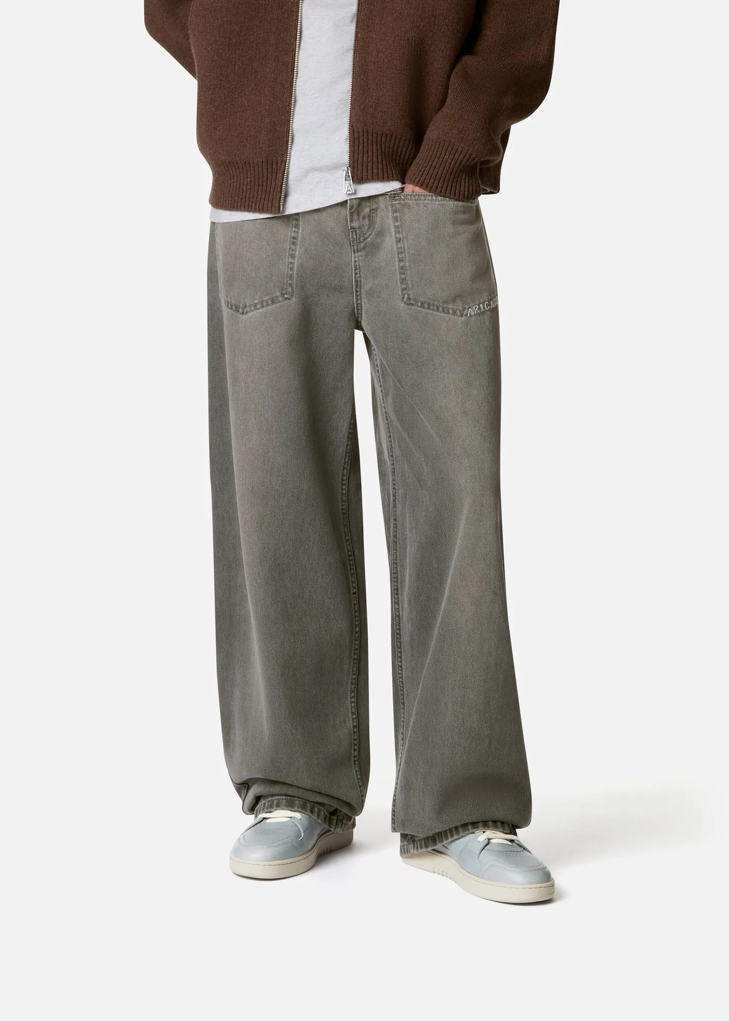 Dice Lo Bee Bird Sneaker