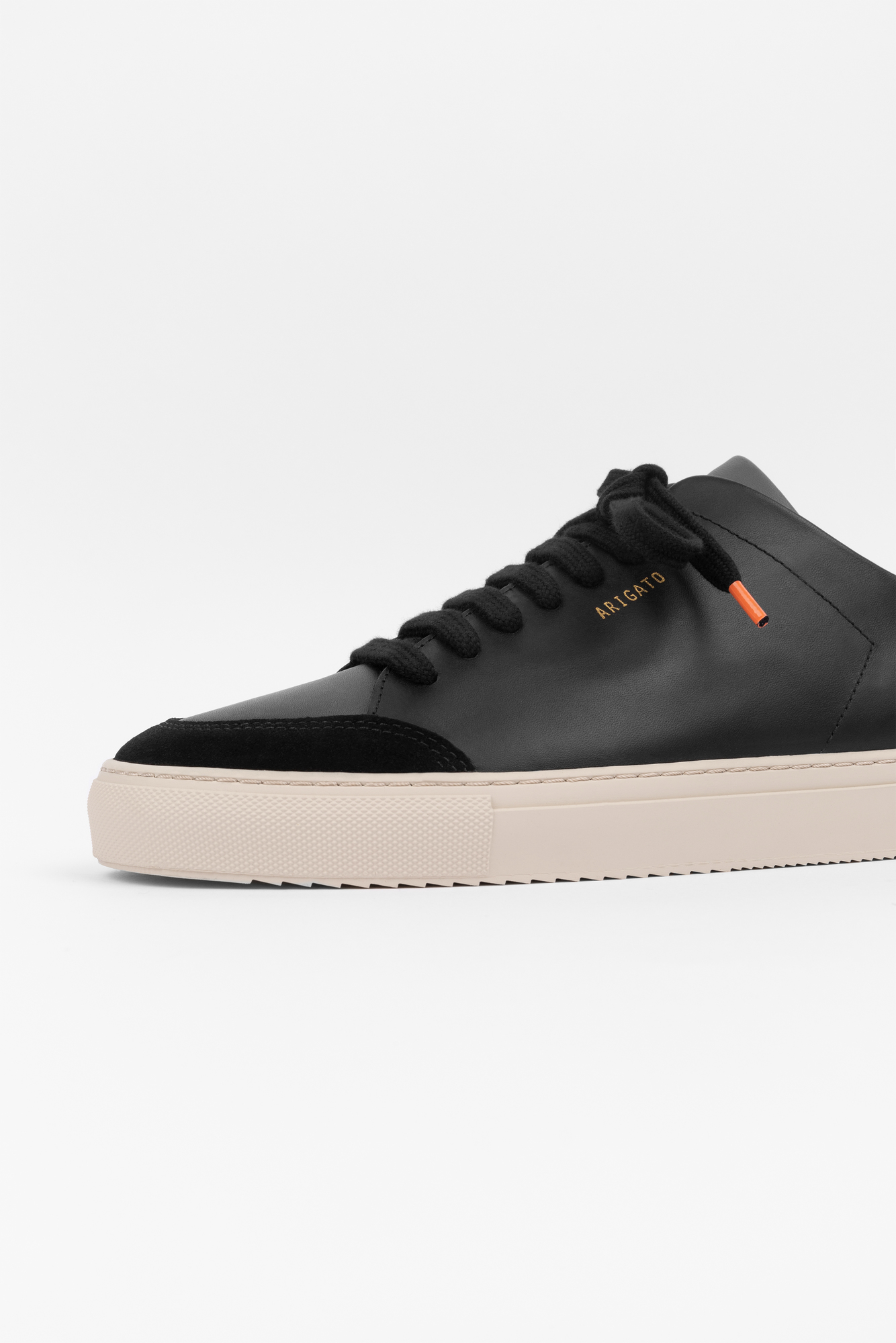 Clean 90 Triple Sneaker
