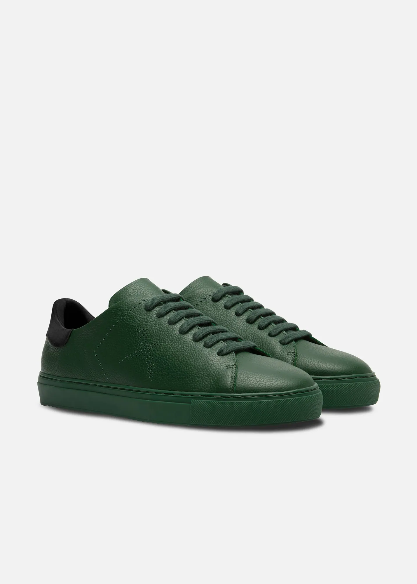 Clean 90 Bee Bird Perf Sneaker
