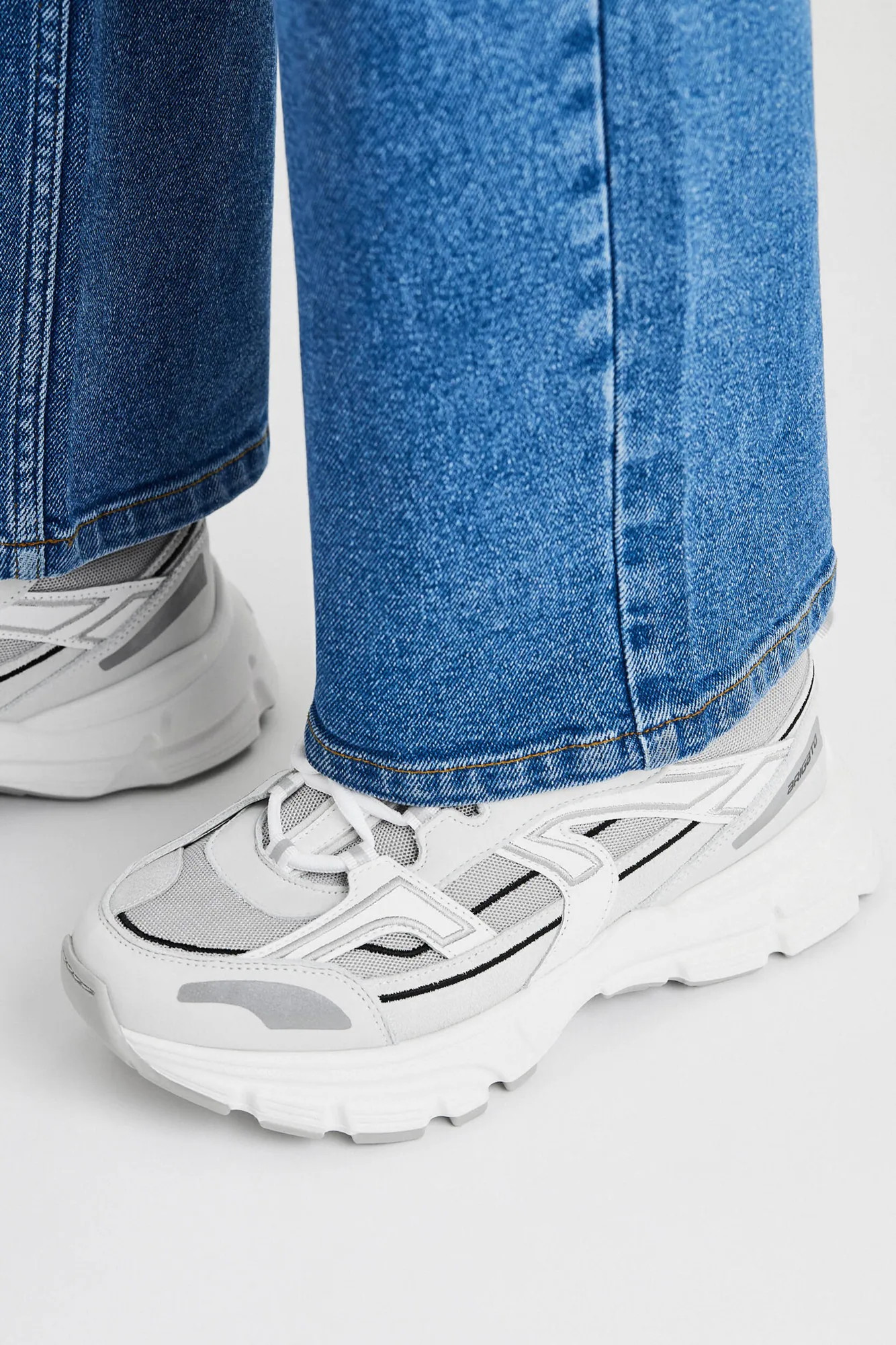 Marathon R-Trail Sneaker