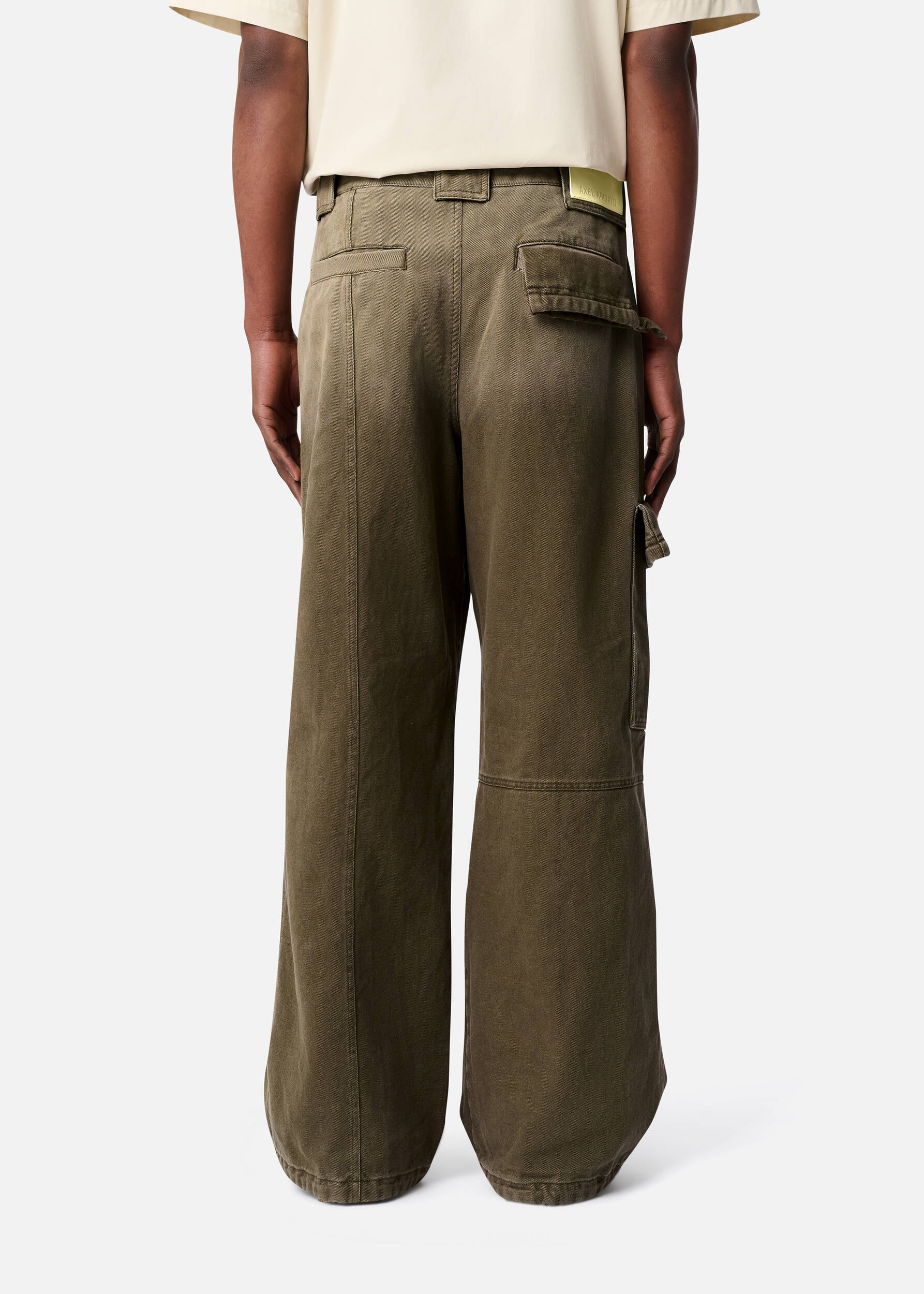 【AAKE】TUCK WIDE CARGO PT Baggy Cargo Women's Pants - Tan | Levi's® US