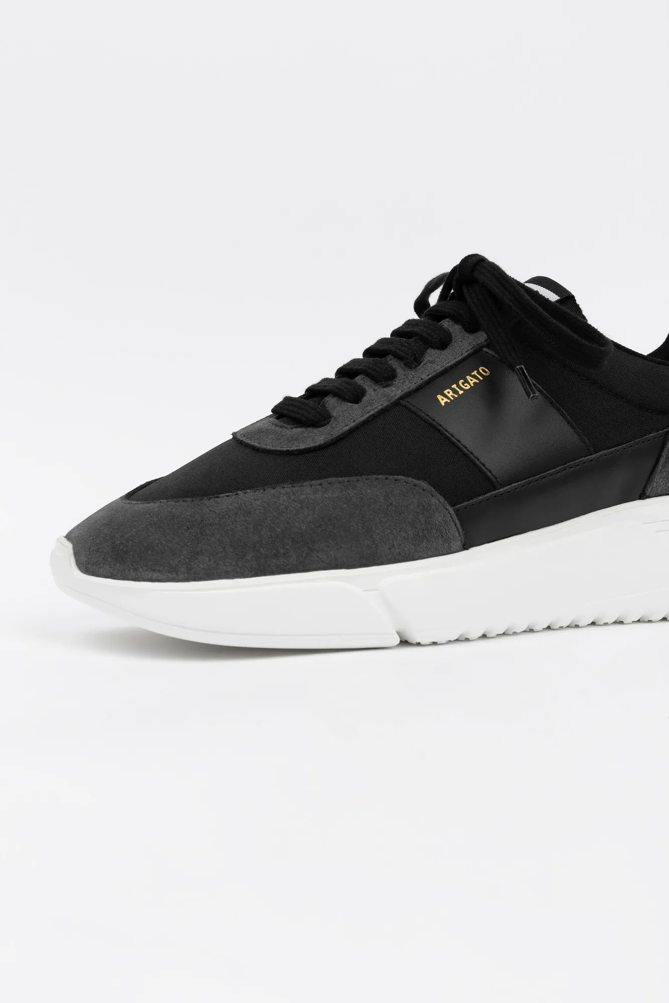 Genesis Vintage Runner