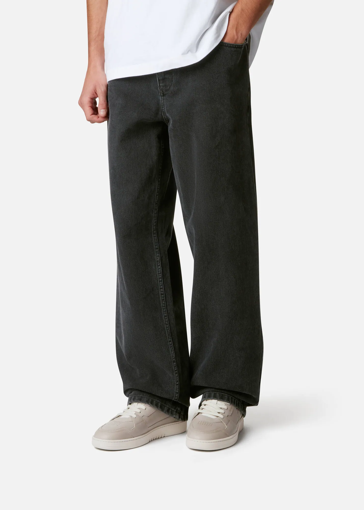 Dice Lo Bee Bird Sneaker