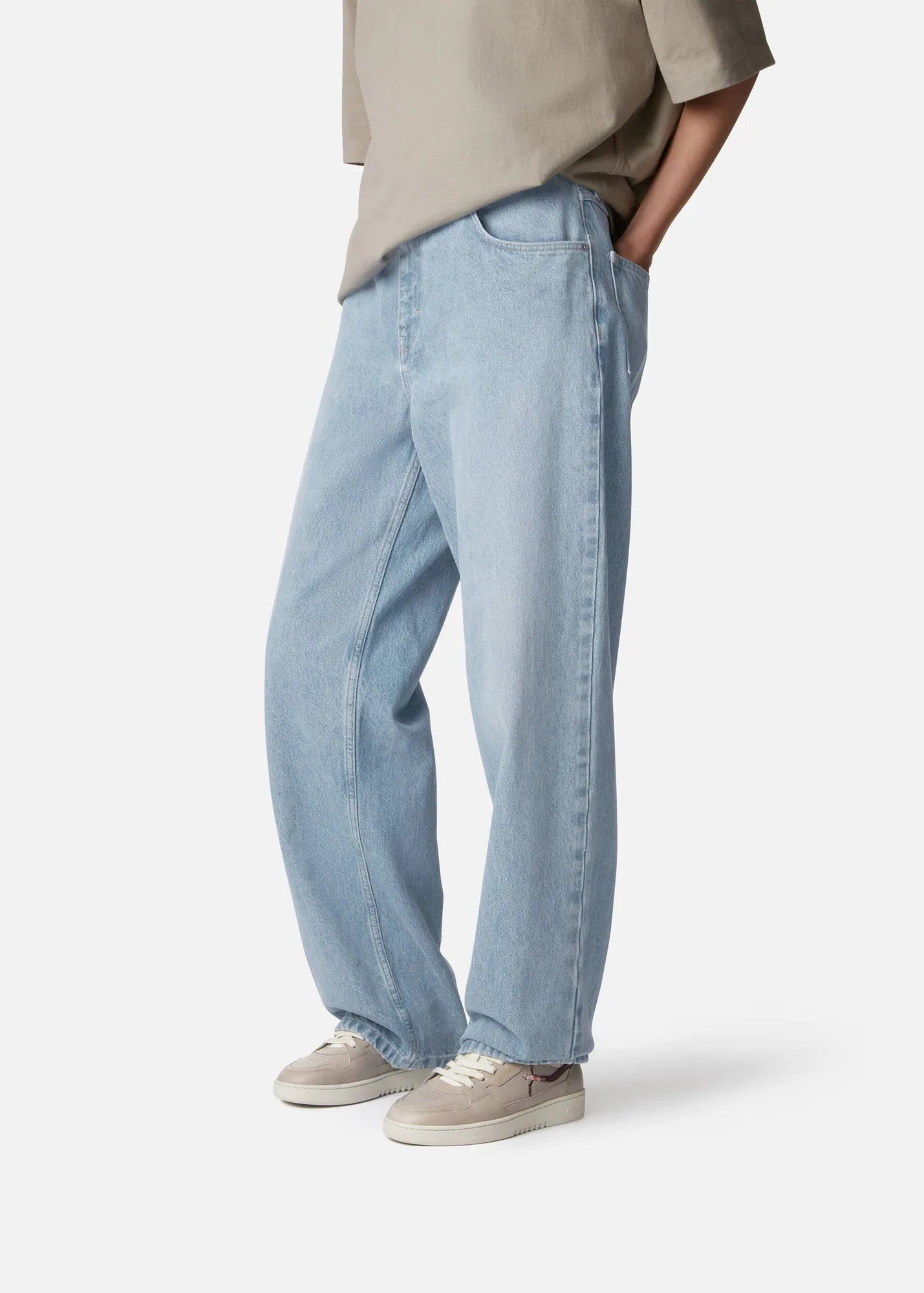 Dice Lo Bee Bird Sneaker