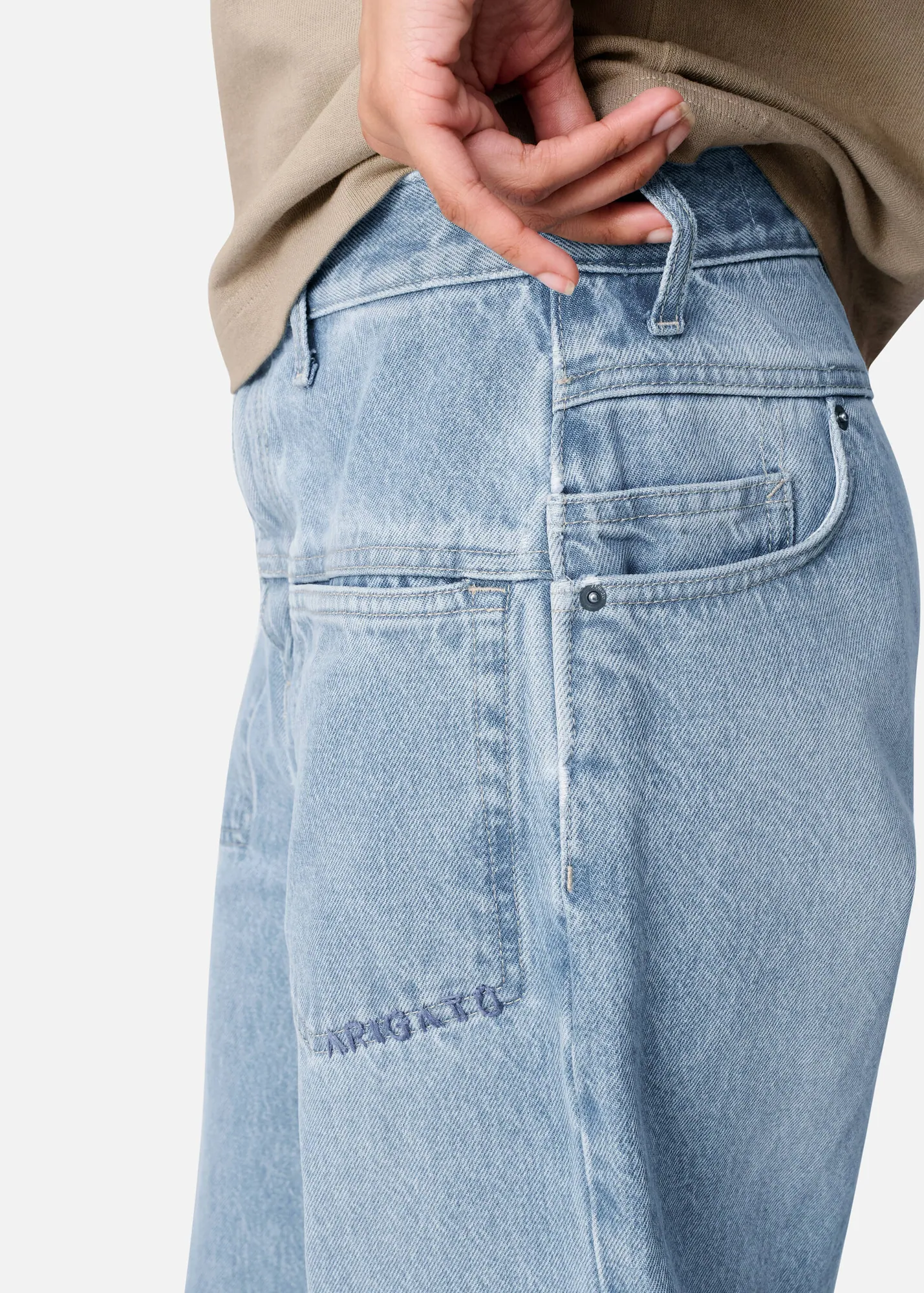 Invert Relaxed Jeans