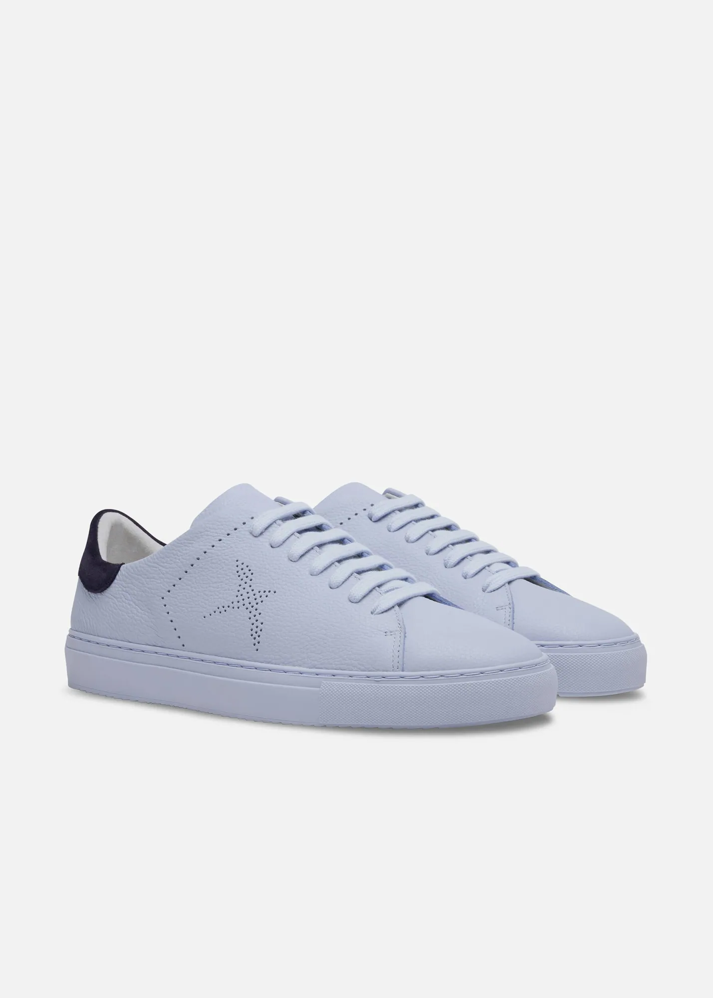 Clean 90 Bee Bird Perf Sneaker