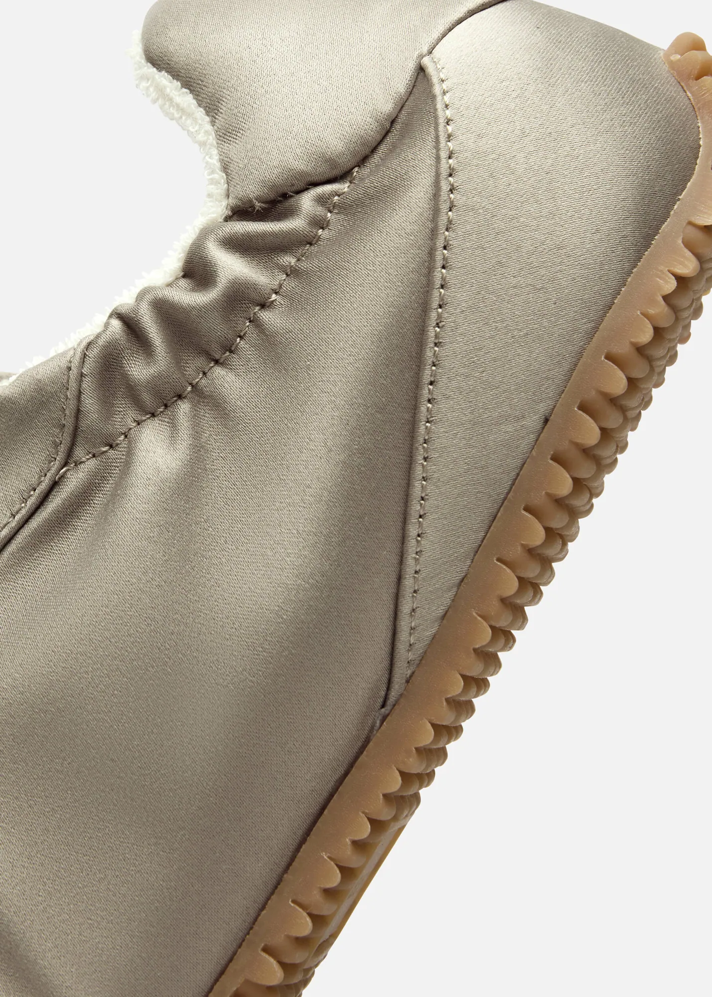 Daze Flat Runner